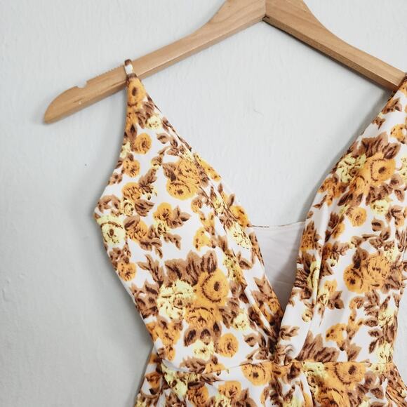 NEW Jonathan Simkhai Ingrid Gathered Floral Deep V-Neck One Piece Swimsuit - Picture 4 of 11